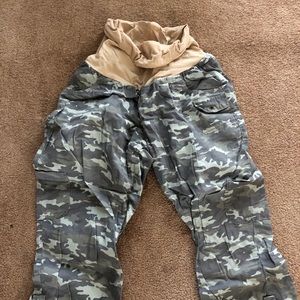 Motherhood Maternity camo Capri size XL